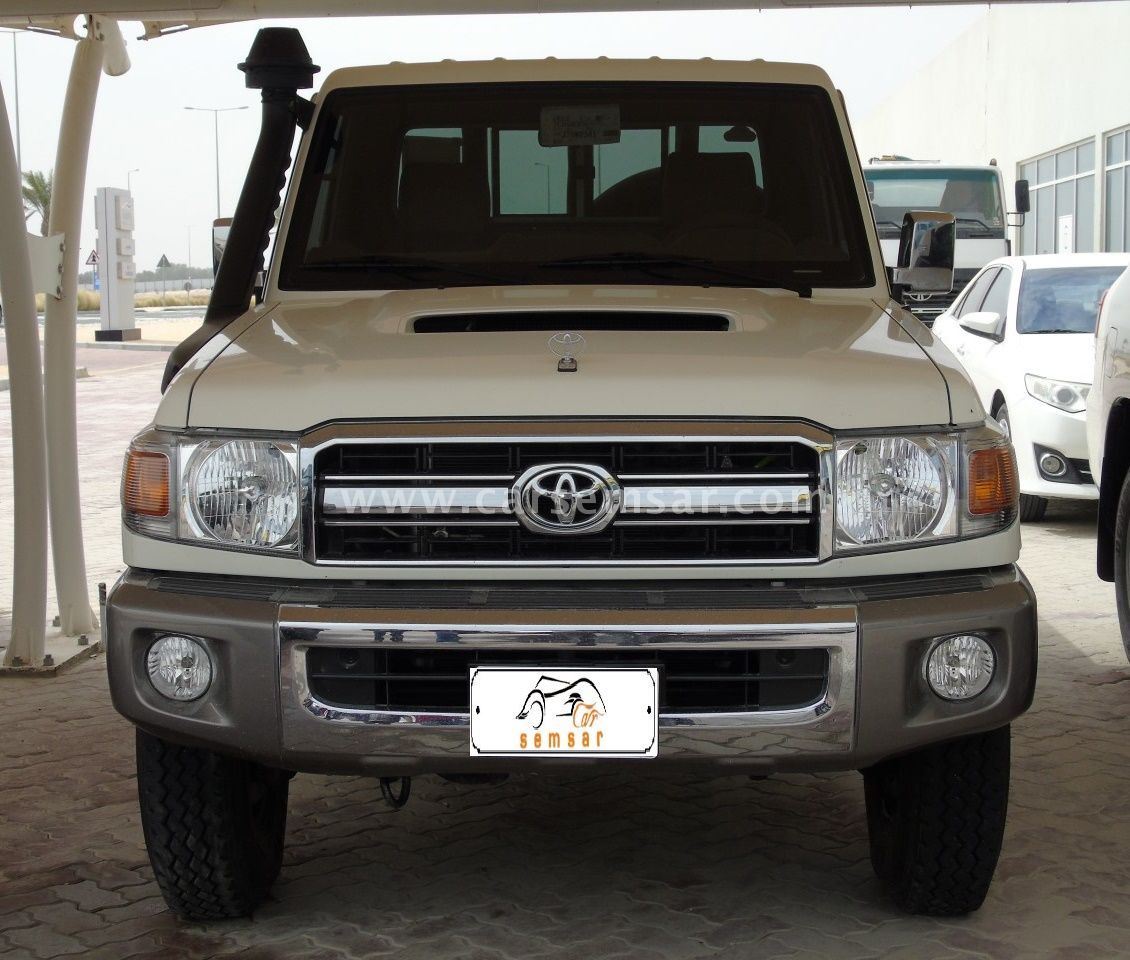 2018 Toyota Land Cruiser Pickup LX Diesel for sale in Qatar New and