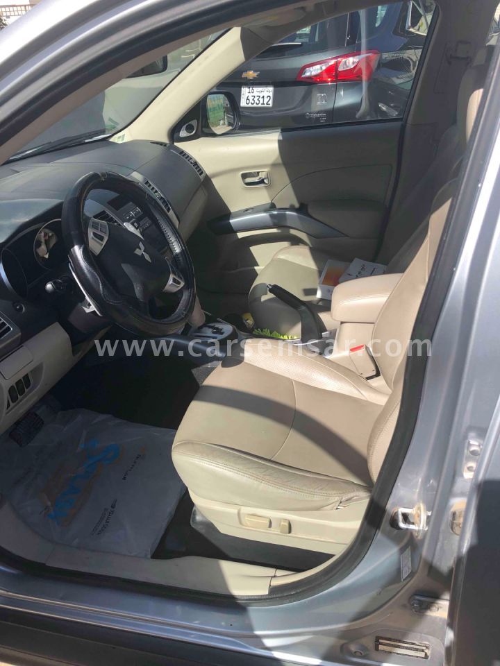 2009 Mitsubishi Outlander XLS 4WD for sale in Kuwait New and used