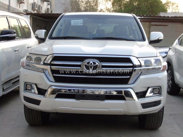 2020 Toyota Land Cruiser GXR V8 for sale in Qatar - New and used cars
