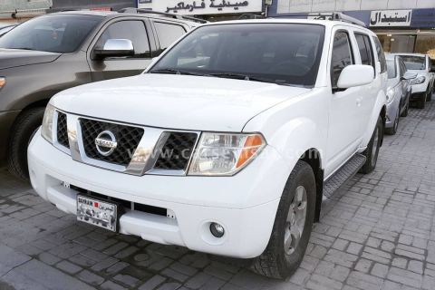 2005 Nissan Pathfinder SE