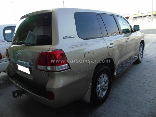 2010 Toyota Land Cruiser GXR V8 for sale in Qatar - New and used cars for sale in Qatar