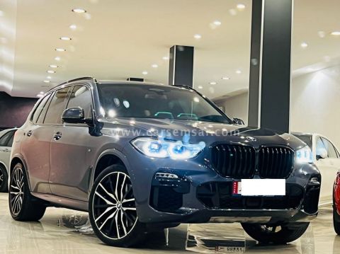 2019 BMW X5 M50i