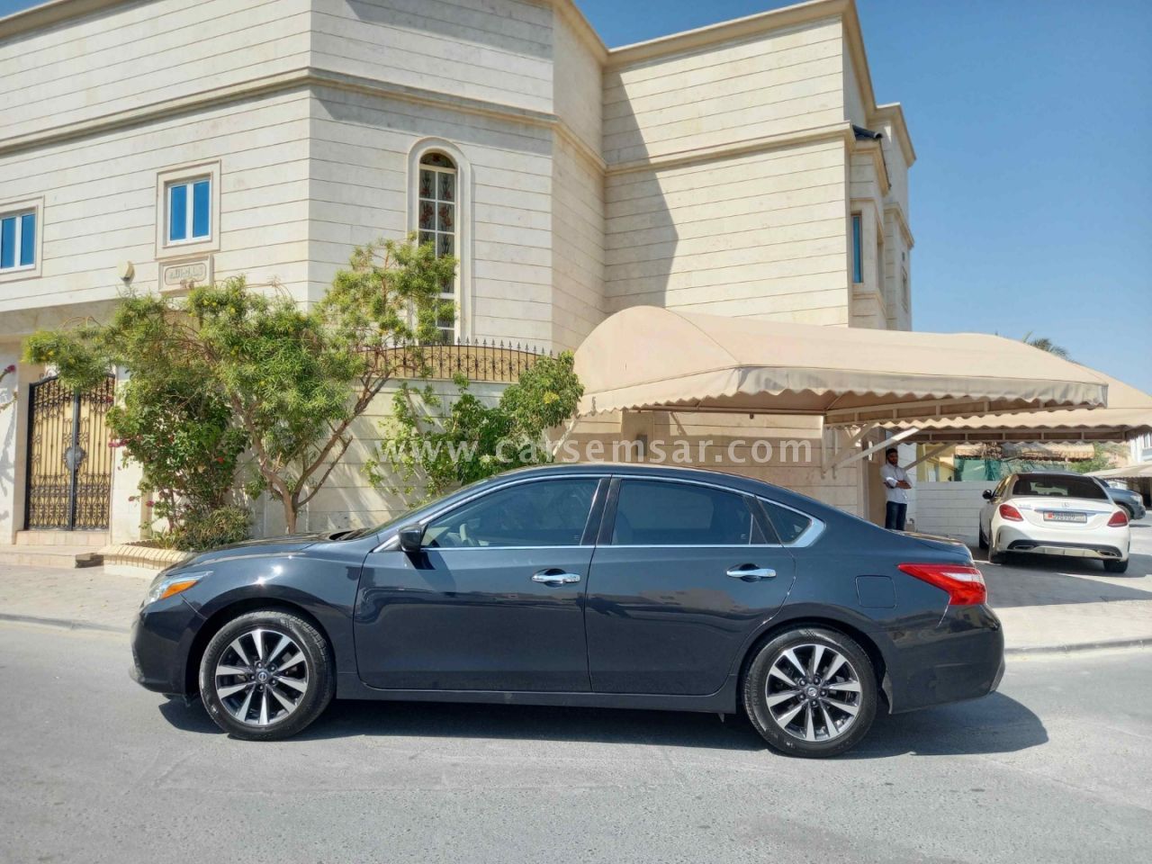 2017 Nissan Altima 2.5 SV for sale in Bahrain New and used cars for