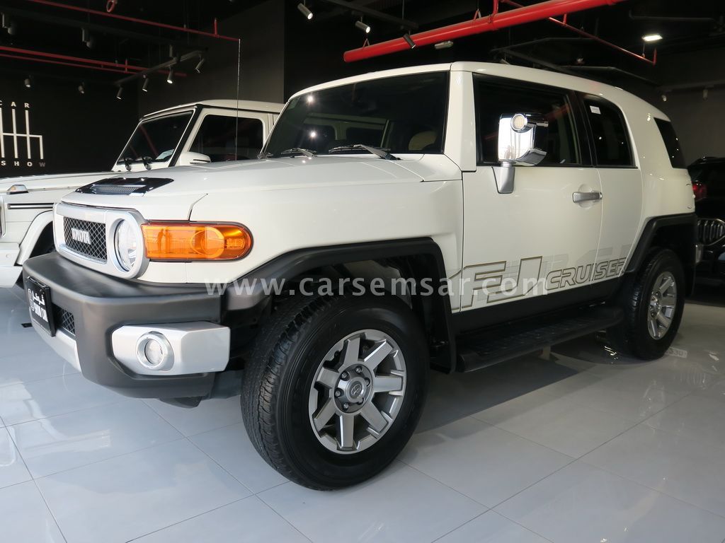 2020 Toyota FJ Cruiser for sale in Qatar - New and used cars for sale ...