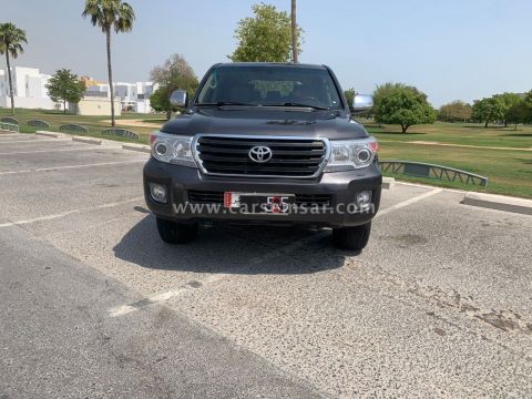 2014 Toyota Land Cruiser GXR V8