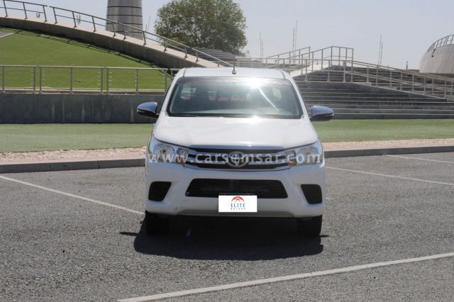 2018 Toyota Hilux 2.7 — photo 2 for sale in Qatar