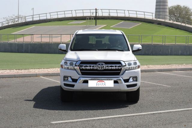 2020 Toyota Land Cruiser GXR V8 — photo 2 for sale in Qatar