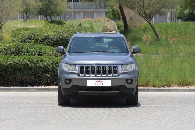 2012 Jeep Grand Cherokee Overland — photo 2 for sale in Qatar
