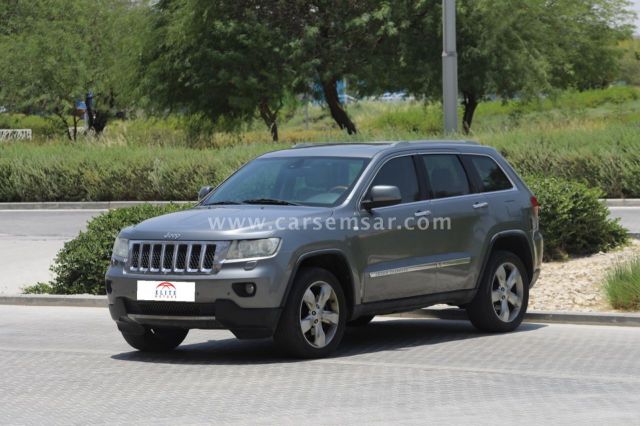 2012 Jeep Grand Cherokee Overland — photo 1 for sale in Qatar