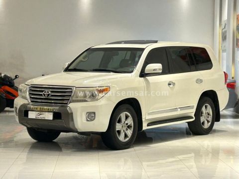 2013 Toyota Land Cruiser GXR V8