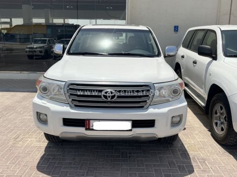 2015 تويوتا لاند كروزر VXR
