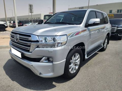 2017 Toyota Land Cruiser GXR