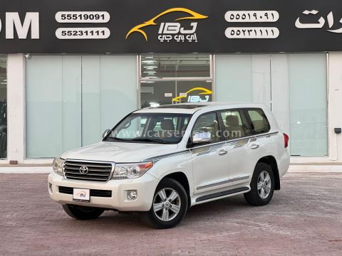 2013 Toyota Land Cruiser GXR V8