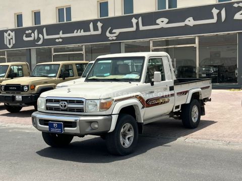 2019 Toyota Land Cruiser Pickup LX