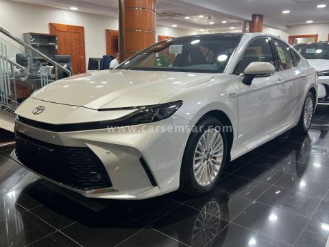 2025 تويوتا كامري Camry HEV LE