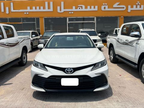 2021 تويوتا كامري ال إي