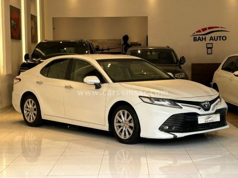 2020 Toyota Camry GLE