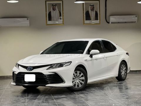 2022 تويوتا كامري هايبرد ال اي