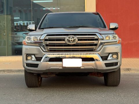 2017 تويوتا لاند كروزر GXR V8