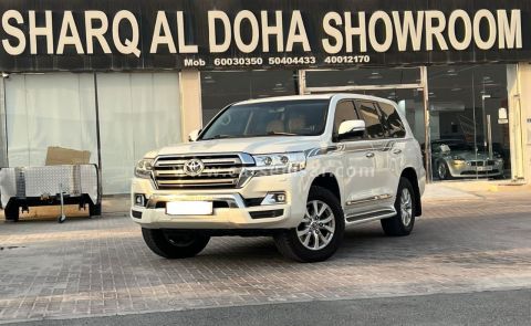 2017 تويوتا لاند كروزر GXR V8