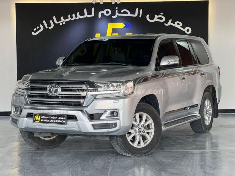2017 Toyota Land Cruiser GXR V8