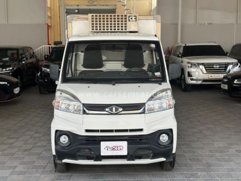 2020 CMC Veryca Van