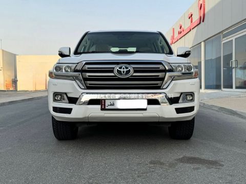 2017 Toyota Land Cruiser GXR V8