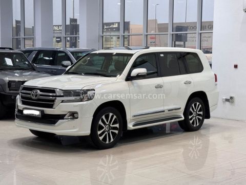 2019 تويوتا لاند كروزر GXR V8
