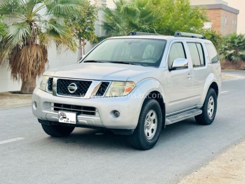 2010 Nissan Pathfinder SE