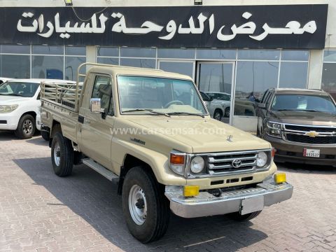 2005 Toyota Land Cruiser Pickup LX