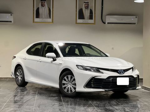 2021 تويوتا كامري هايبرد ال اي