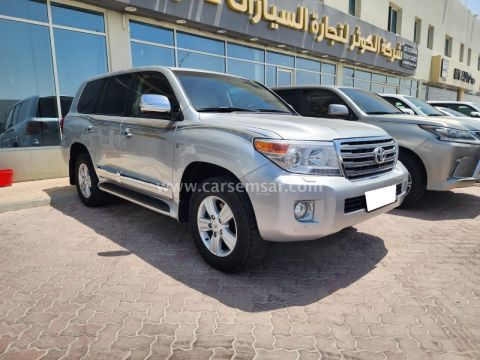 2014 تويوتا لاند كروزر VXR