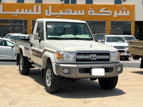 2023 تويوتا لاند كروزر بيك اب ال إكس