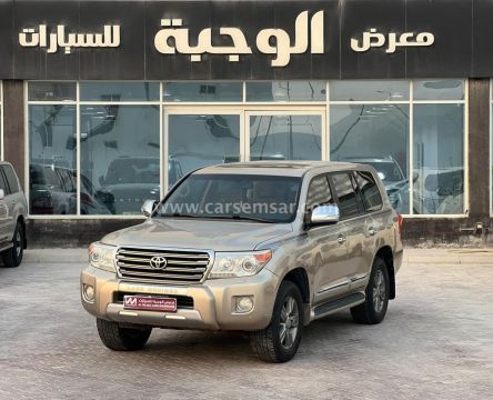 2015 تويوتا لاند كروزر GXR V8