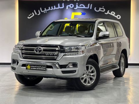 2017 تويوتا لاند كروزر GXR V8