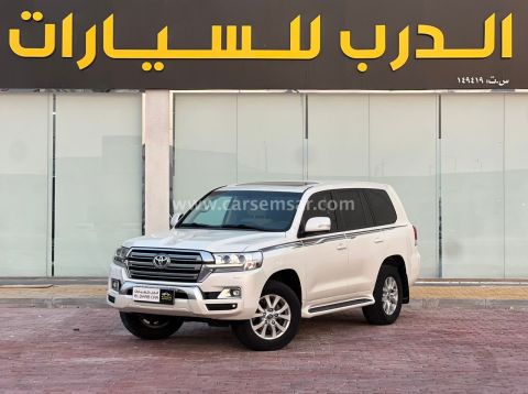 2016 Toyota Land Cruiser GXR