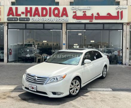 2011 تويوتا أفالون XL