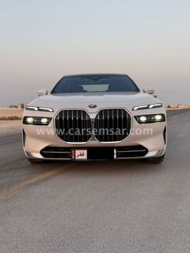 2023 بي ام دبليو الفئة السابعة 735Li