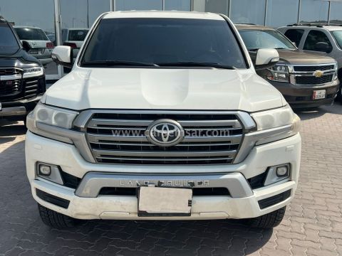 2018 Toyota Land Cruiser GXR V8