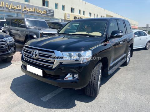 2018 Toyota Land Cruiser GXR V8