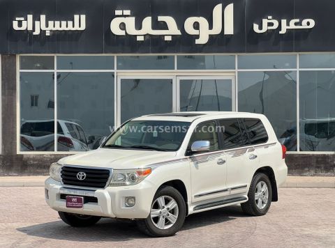 2014 تويوتا لاند كروزر GXR V8