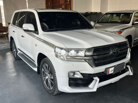 2020 Toyota Land Cruiser VXR Grand Touring S