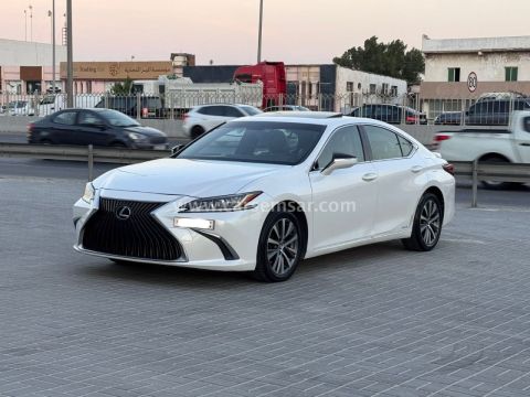 2019 Lexus ES 300h