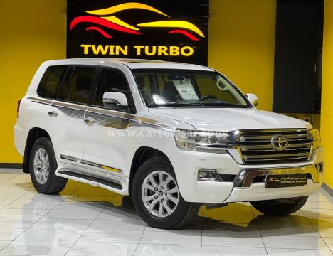 2016 Toyota Land Cruiser GXR V8