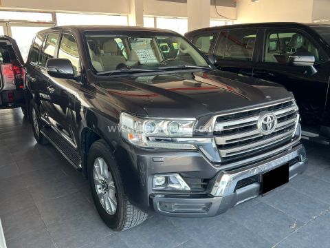 2018 تويوتا لاند كروزر GXR V8