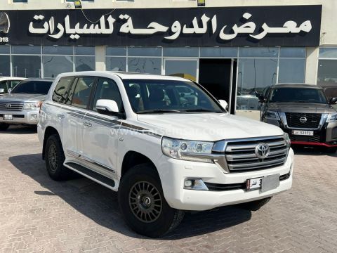 2017 تويوتا لاند كروزر VXR