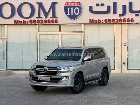 2019 تويوتا لاند كروزر VXR