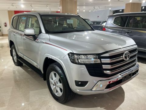 2025 تويوتا لاند كروزر جي اكس ار V6