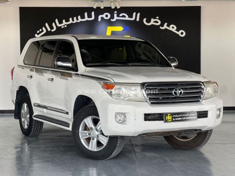 2014 تويوتا لاند كروزر GXR V8