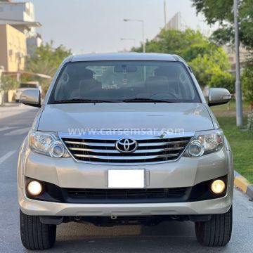 2015 Toyota Fortuner SR5